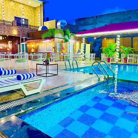 Hotel Grand Bhagwat, Удайпур Экстерьер фото