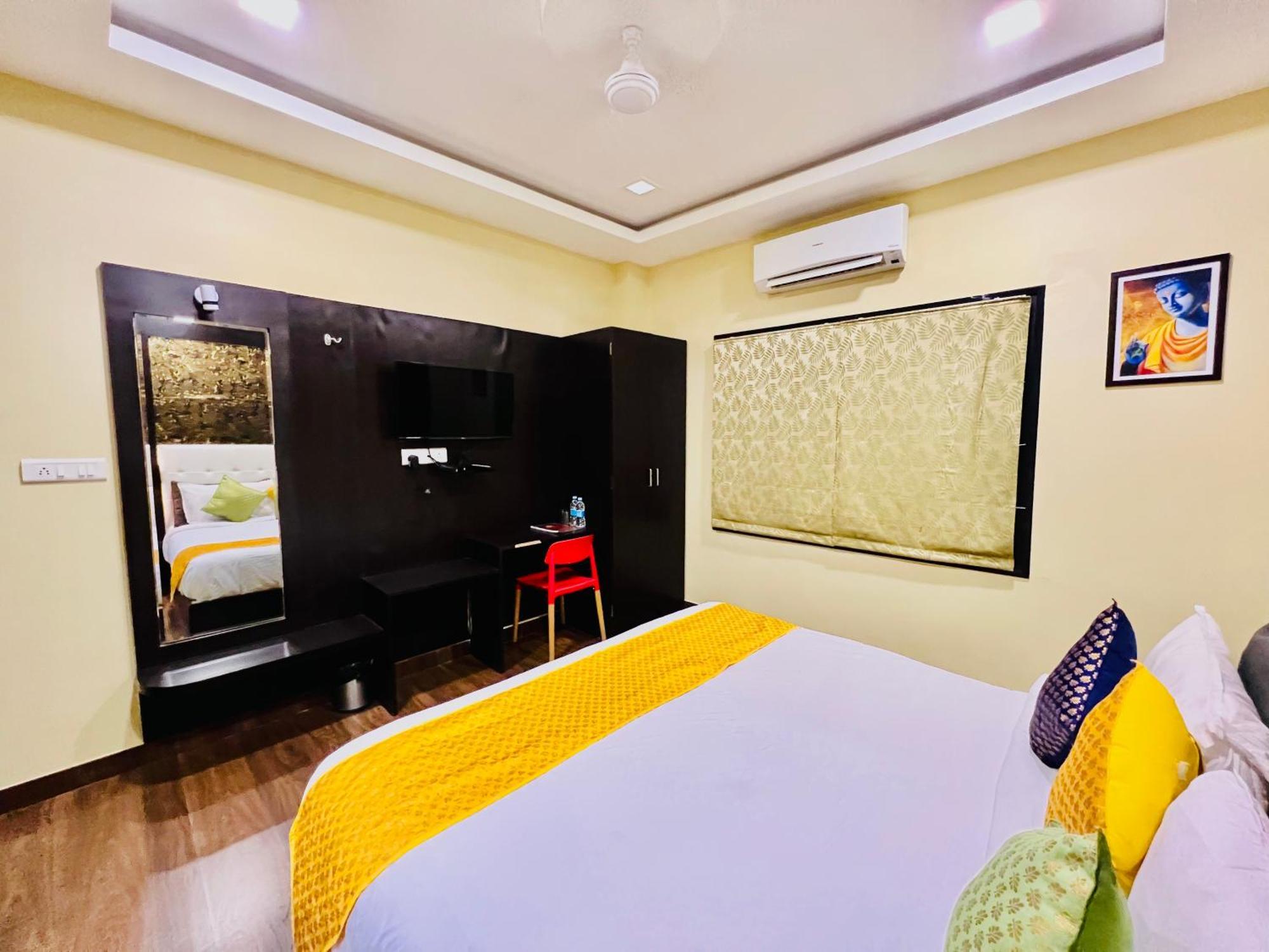 Hotel Grand Bhagwat, Удайпур Экстерьер фото