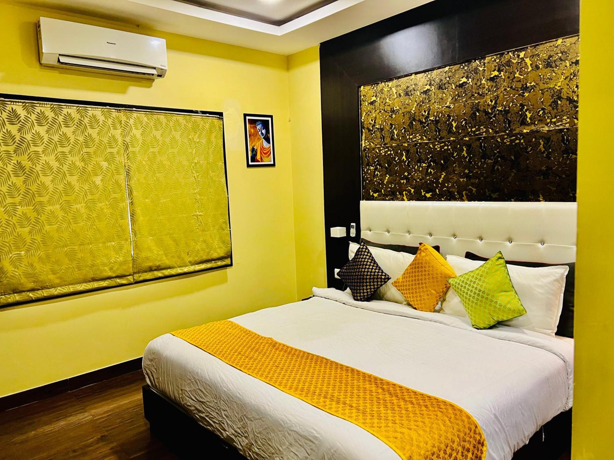 Hotel Grand Bhagwat, Удайпур Экстерьер фото