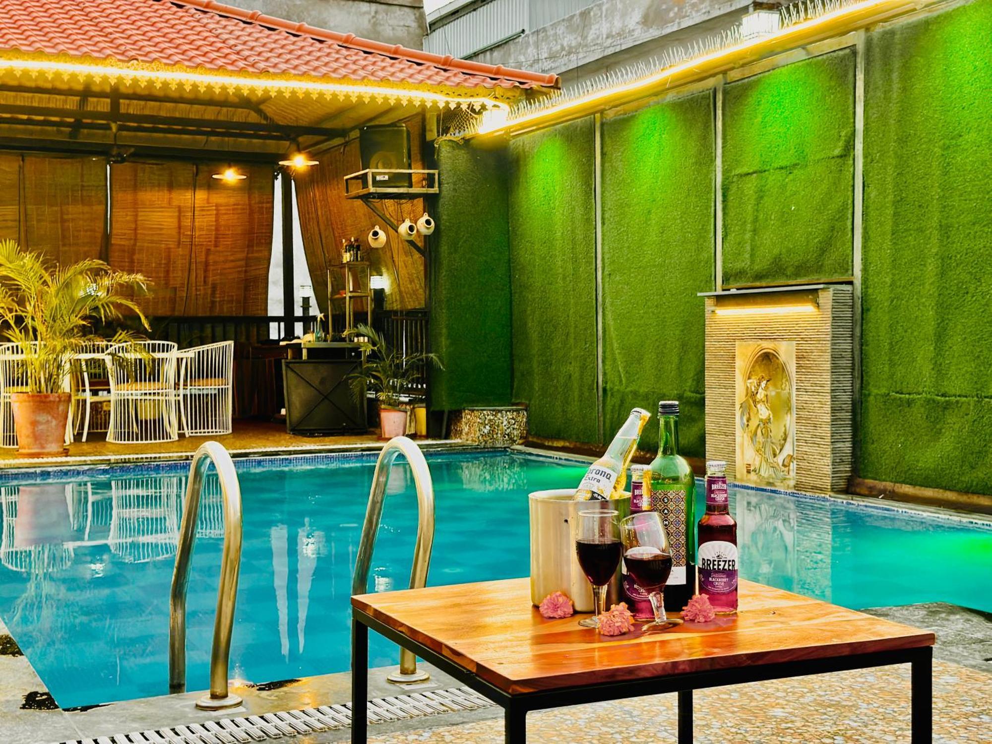 Hotel Grand Bhagwat, Удайпур Экстерьер фото