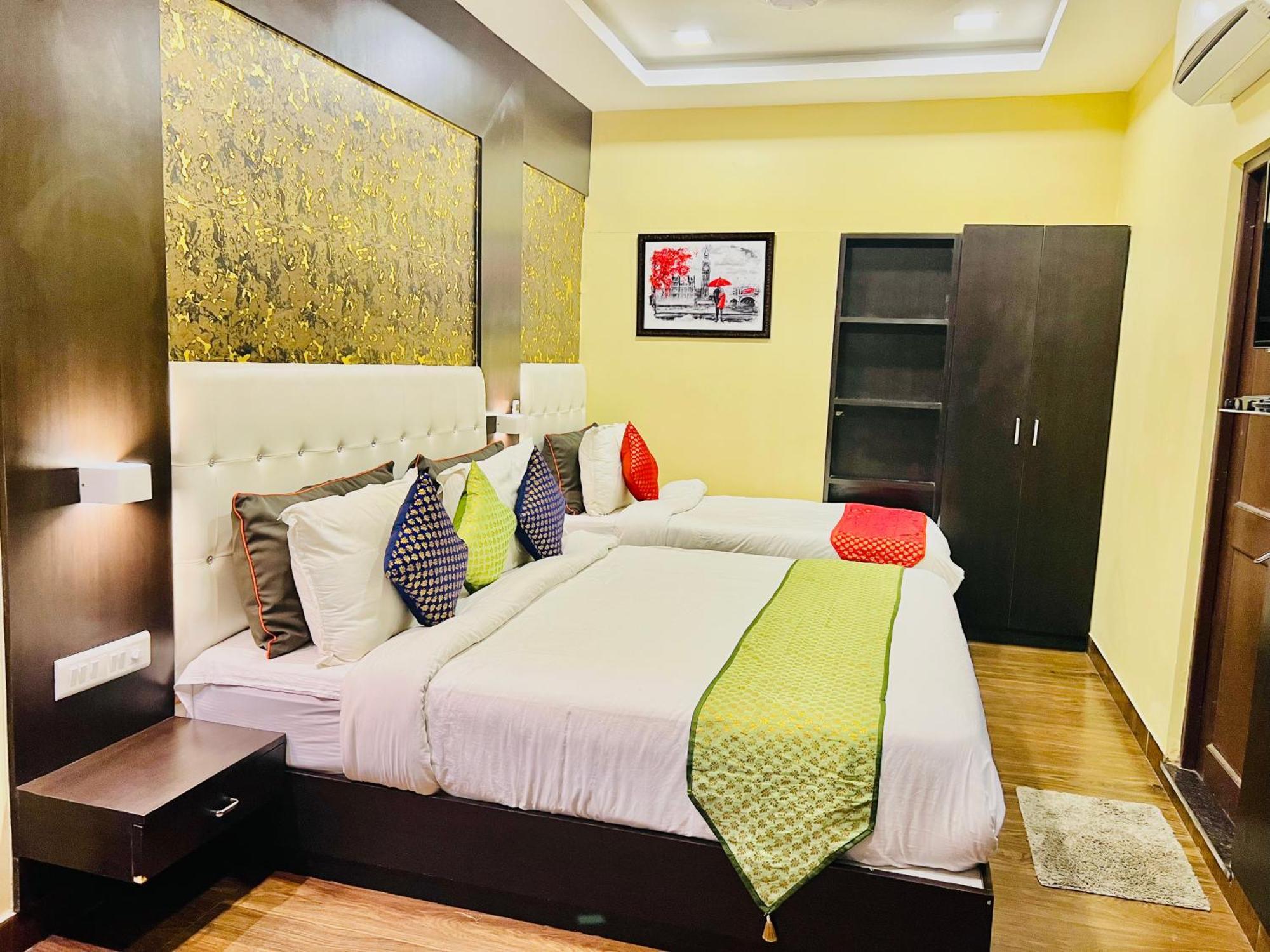 Hotel Grand Bhagwat, Удайпур Экстерьер фото