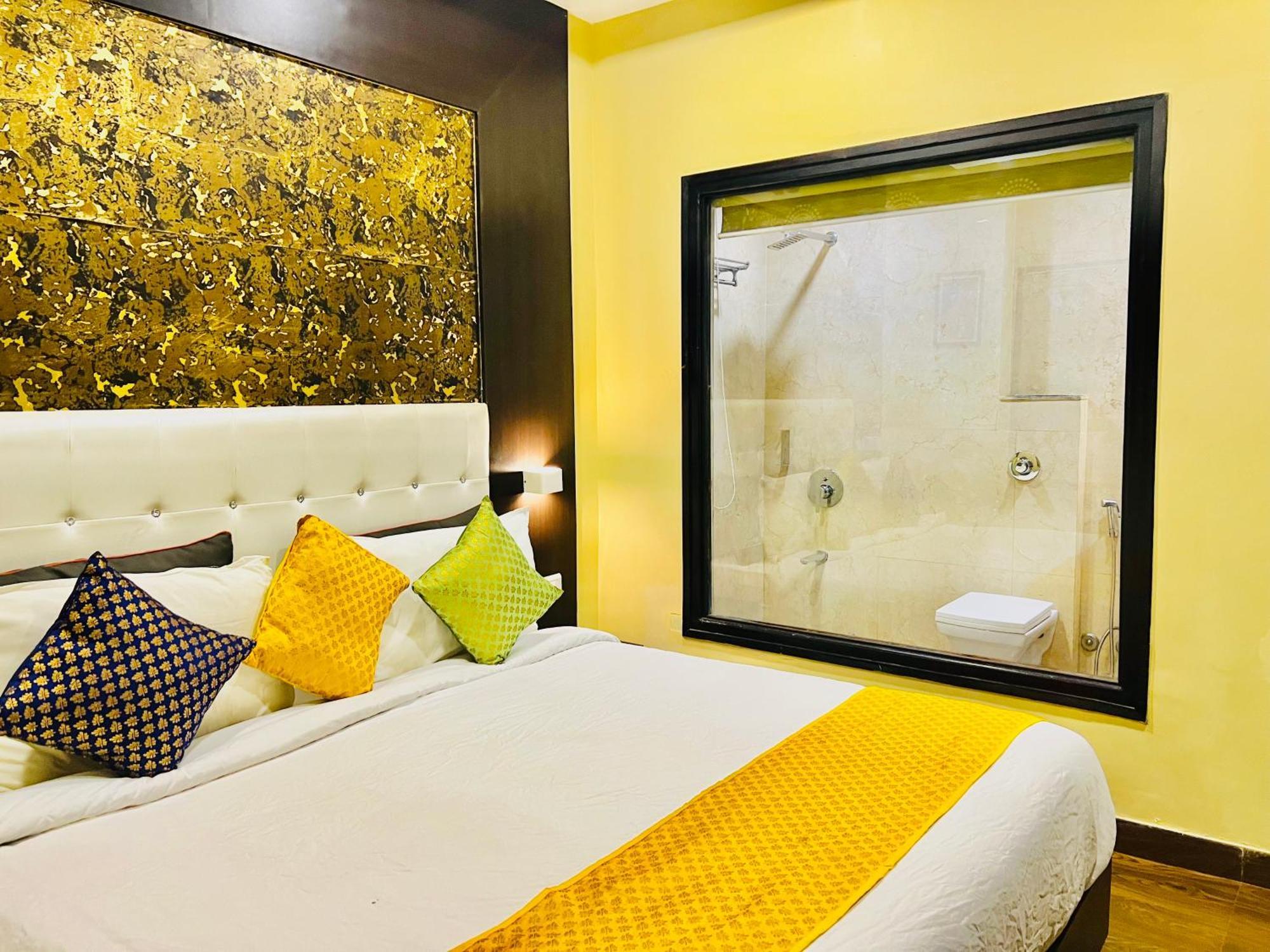 Hotel Grand Bhagwat, Удайпур Экстерьер фото