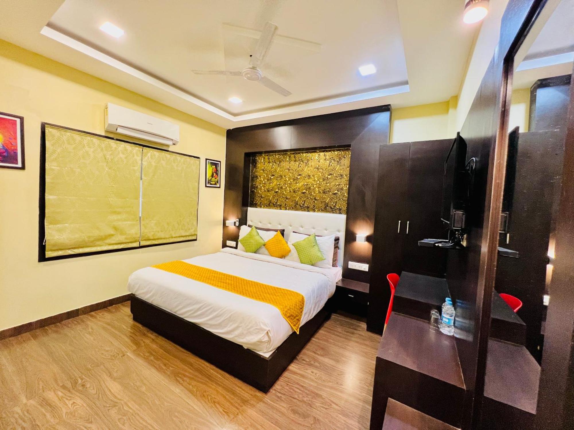 Hotel Grand Bhagwat, Удайпур Экстерьер фото