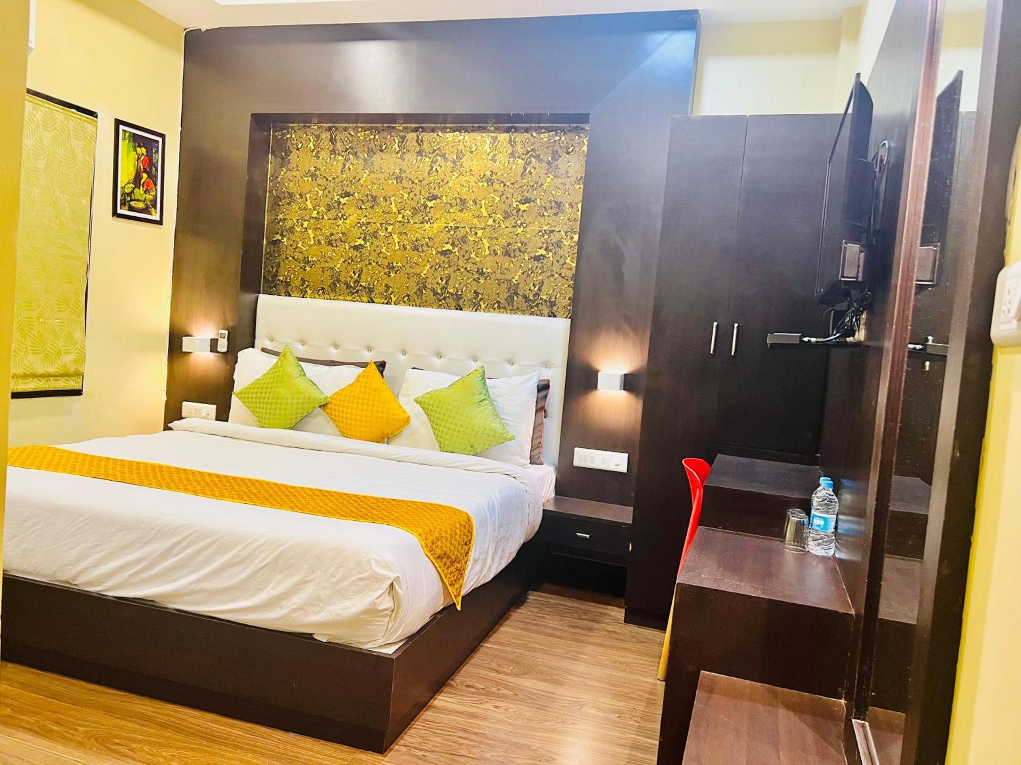 Hotel Grand Bhagwat, Удайпур Экстерьер фото