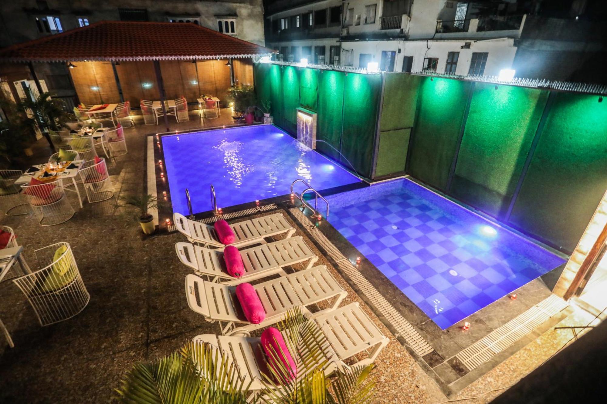 Hotel Grand Bhagwat, Удайпур Экстерьер фото
